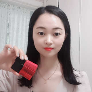 우드버리 울트라 에이치디 스무디 벨벳 틴트 — 5점을 준 리뷰어가 2019년 6월 올린 사용 사진