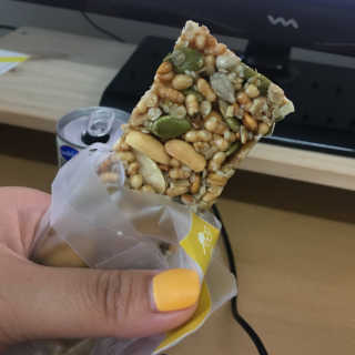 넛쯔공방 넛쯔 무설탕 수제견과류바 — 5점을 준 리뷰어가 2018년 7월 올린 사용 사진