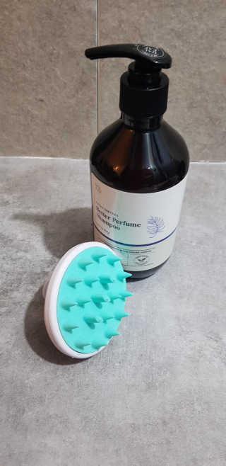 달리프 베러 퍼퓸 샴푸 1000ml 레이니데이 or 일랑로즈 — 5점을 준 리뷰어가 2020년 1월 올린 사용 사진