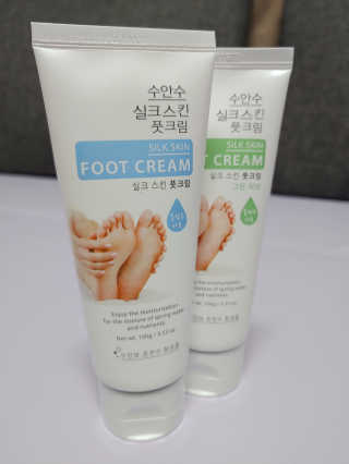 (주)에네스티 에네스티 수안수 실크스킨 풋크림 1+1 — 5점을 준 리뷰어가 2019년 11월 올린 사용 사진