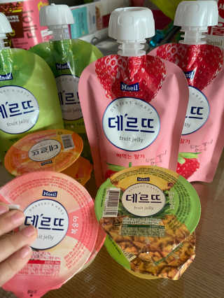 데르뜨 떠먹는 과일 3종, 짜먹는 과일 2종 총 10개 체험 — 4.5점을 준 리뷰어가 2020년 3월 올린 사용 사진