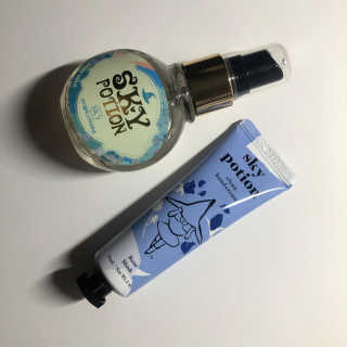 바디홀릭 스카이포션 바디미스트+스카이 클린 핸드크림 set — 5점을 준 리뷰어가 2018년 12월 올린 사용 사진