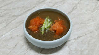 유천냉면 유천 비빔냉면 2인분+메밀지짐만두 280g — 5점을 준 리뷰어가 2018년 6월 올린 사용 사진