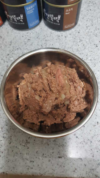 [펫토리아] BEST 한캔뚝딱 강아지 캔간식 — 5점을 준 리뷰어가 2019년 3월 올린 사용 사진