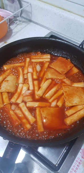 두번째 국떡 국가대표 떡볶이 1팩 + 영미칩 2봉 증정 — 5점을 준 리뷰어가 2019년 2월 올린 사용 사진