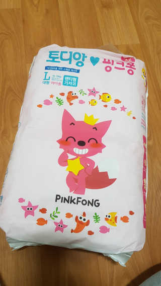 LG생활건강 토디앙 핑크퐁 팬티형 기저귀 — 5점을 준 리뷰어가 2017년 4월 올린 사용 사진