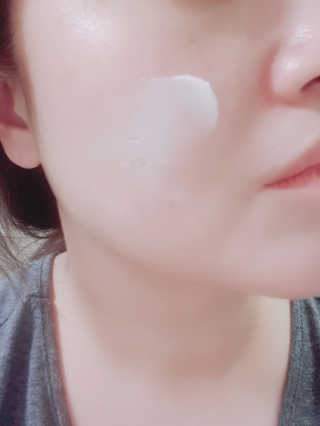 지고트 산양유 화이트닝 크림 70ml — 5점을 준 리뷰어가 2019년 8월 올린 사용 사진
