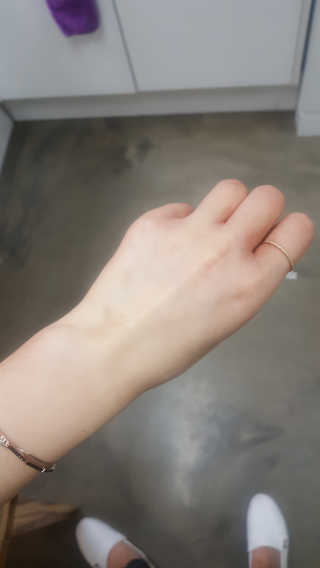 라로슈포제 유비데아 XL 톤업 라이트 크림 — 4점을 준 리뷰어가 2018년 4월 올린 사용 사진