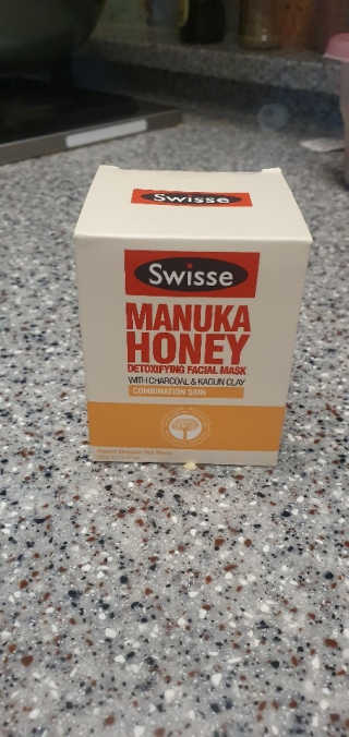 SWISSE 스위스 마누카 허니 디톡시파잉 페이셜 마스크 — 4.5점을 준 리뷰어가 2020년 1월 올린 사용 사진