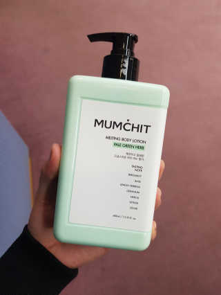 멈칫(MUMCHIT) 멜팅 바디로션 — 4.33점을 준 리뷰어가 2018년 12월 올린 사용 사진