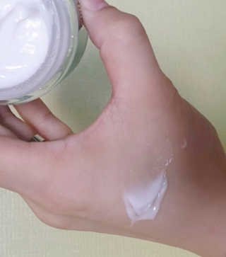 지고트 산양유 화이트닝 크림 70ml — 4점을 준 리뷰어가 2019년 7월 올린 사용 사진