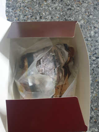 행복먹거리공작소 맥족. 맥주에 빠진 족발 550g + 마늘소스 70g — 4점을 준 리뷰어가 2020년 3월 올린 사용 사진
