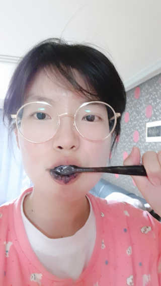 the naked object 디블랙팩치약 디블랙칫솔 세트 — 4점을 준 리뷰어가 2019년 3월 올린 사용 사진