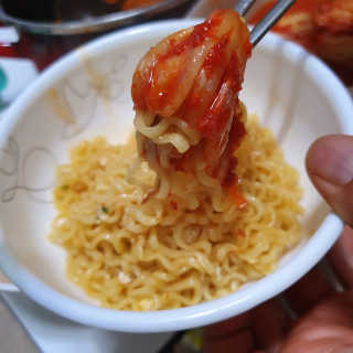 라면 그대로가 제일 맛있는 더엄마라면 — 5점을 준 리뷰어가 2019년 7월 올린 사용 사진