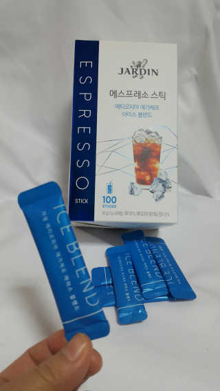 (주)쟈뎅 [쟈뎅] 에스프레소스틱 아이스블렌드 — 5점을 준 리뷰어가 2019년 4월 올린 사용 사진