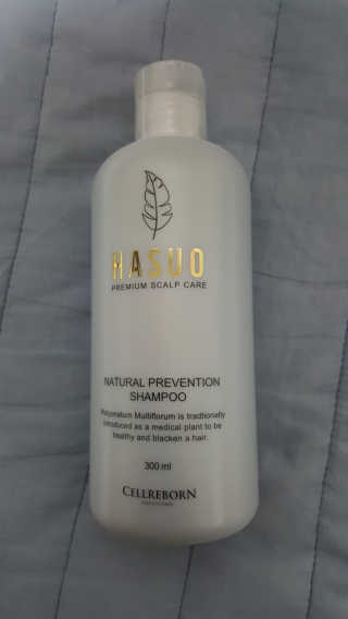 셀리본 하수오 내츄럴 프리벤션 탈모관리 샴푸 300ml — 4.5점을 준 리뷰어가 2019년 11월 올린 사용 사진