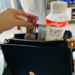켈로그 프로틴바 멀티팩+프로틴 그래놀라 쉐이크 2종 — 5점을 준 리뷰어가 2020년 1월 올린 사용 사진