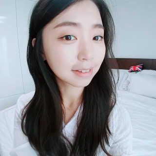 포렌코즈 글램 얼루어 립 크레용 — 4.67점을 준 리뷰어가 2017년 7월 올린 사용 사진