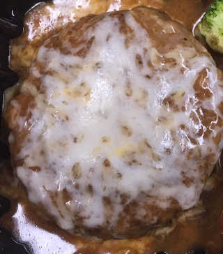 후쿠오카함바그 눈꽃치즈 데미그라스 함박스테이크 240g x3팩 — 3점을 준 리뷰어가 2019년 11월 올린 사용 사진