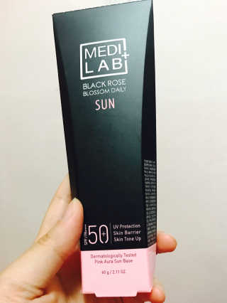 데이셀코스메틱 메디 랩 블랙로즈 블로썸 데일리 선 60g — 3.83점을 준 리뷰어가 2017년 6월 올린 사용 사진
