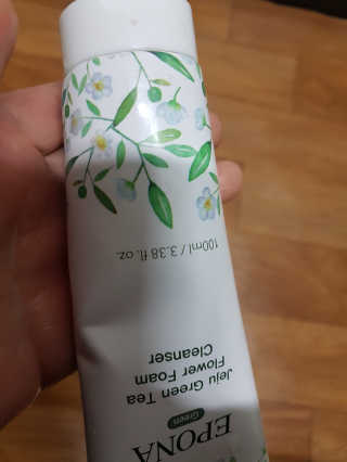 에포나 제주 녹차꽃 화산송이 폼클렌저 — 5점을 준 리뷰어가 2019년 2월 올린 사용 사진