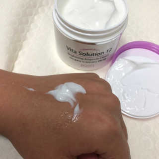 지고트 비타솔루션12 브라이트닝 앰플 크림 100ml — 4.5점을 준 리뷰어가 2019년 6월 올린 사용 사진