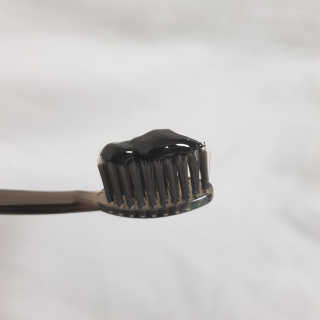 the naked object 디블랙팩치약 디블랙칫솔 세트 — 4점을 준 리뷰어가 2019년 2월 올린 사용 사진