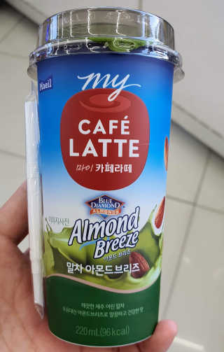 마이카페라떼 말차 아몬드브리즈 7개입 — 5점을 준 리뷰어가 2019년 11월 올린 사용 사진