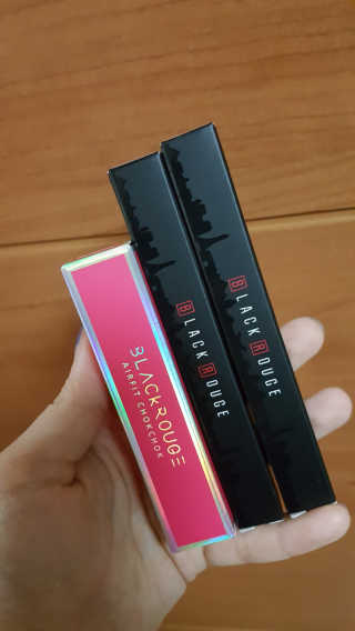 [블랙루즈] 에어 핏 촉촉틴트 + 크리미 벨벳 립크레용 — 4.5점을 준 리뷰어가 2018년 7월 올린 사용 사진