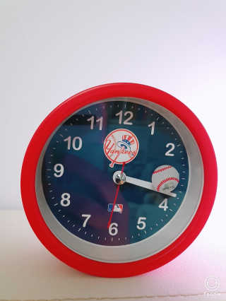 MLB WATCH n LEISURE MLB 아날로그 디자인 탁상시계 8종 — 5점을 준 리뷰어가 2019년 12월 올린 사용 사진