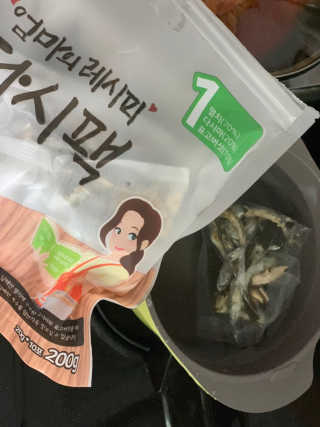 육수명인 엄마의 레시피 다시팩 1번 — 5점을 준 리뷰어가 2019년 4월 올린 사용 사진