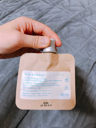 톤28 유기농 블루라이트 방어 UV 차단거리 건성용 B1 — 4점을 준 리뷰어가 2019년 5월 올린 사용 사진