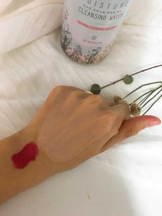 신소라 코스메틱 SINSOLA COSMETIC 신소라 모이스춰 클렌징 워터 — 5점을 준 리뷰어가 2017년 11월 올린 사용 사진