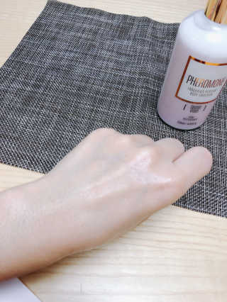 레드컨테이너 페로몬향 퍼퓸 바디에멀전 — 4점을 준 리뷰어가 2019년 12월 올린 사용 사진