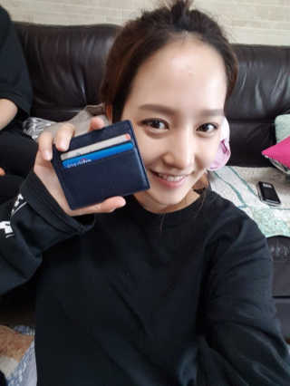디랩 CM 카드지갑 — 5점을 준 리뷰어가 2017년 3월 올린 사용 사진