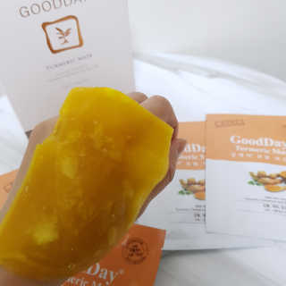 GoodDay Skincare GoodDay 강황 마스크 — 5점을 준 리뷰어가 2020년 2월 올린 사용 사진