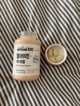 [메이준뉴트리] 멀티비타민and미네랄 1병, 1개월 분 — 4점을 준 리뷰어가 2020년 3월 올린 사용 사진