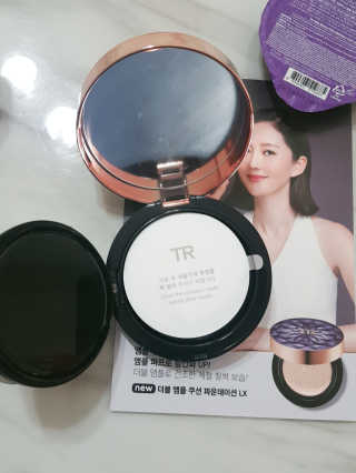 TR타임레볼루션 [TR] 더블 앰플 쿠션 파운데이션 LX — 5점을 준 리뷰어가 2019년 11월 올린 사용 사진