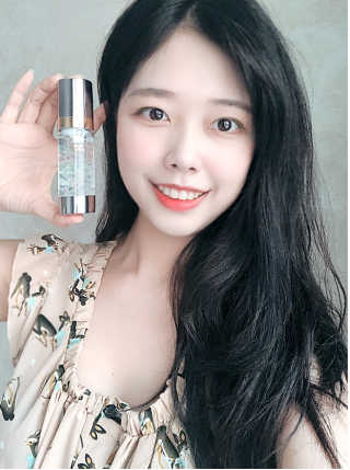 셀루닉 래디언스 퍼밍 크림  앰플속크림 — 4.5점을 준 리뷰어가 2018년 8월 올린 사용 사진