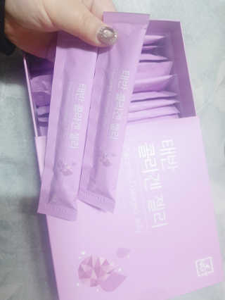네츄럴굿띵스 태반 콜라겐 젤리 15포 — 4점을 준 리뷰어가 2019년 3월 올린 사용 사진