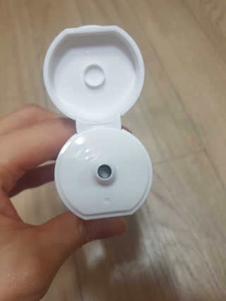 (주)에네스티 에네스티 수안수 실크스킨 풋크림 1+1 — 4점을 준 리뷰어가 2019년 9월 올린 사용 사진