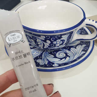 [하우투잇] 뤼에르 쿠르브 블랙 10ml x 30포 총 300ml — 4점을 준 리뷰어가 2020년 3월 올린 사용 사진