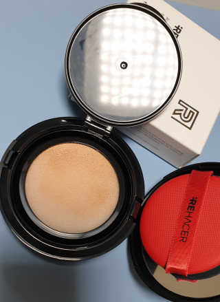 리하셀 아우라 쿠션 팩트 21호,23호 SPF50+ PA++++ — 3점을 준 리뷰어가 2019년 10월 올린 사용 사진