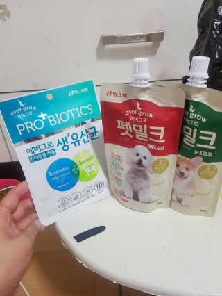 [빙그레] 에버그로 생유산균 1봉（10포입）+펫밀크2팩 — 3점을 준 리뷰어가 2019년 3월 올린 사용 사진