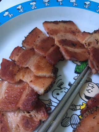 롯데푸드 라퀴진 베이컨 갈릭 앤 페퍼 2개 — 5점을 준 리뷰어가 2019년 6월 올린 사용 사진