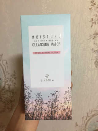 신소라 코스메틱 SINSOLA COSMETIC 신소라 모이스춰 클렌징 워터 — 4.67점을 준 리뷰어가 2017년 11월 올린 사용 사진