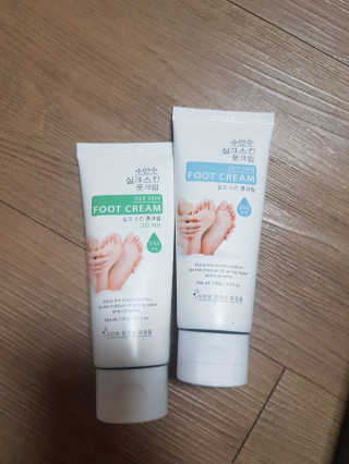(주)에네스티 에네스티 수안수 실크스킨 풋크림 1+1 — 4점을 준 리뷰어가 2019년 9월 올린 사용 사진