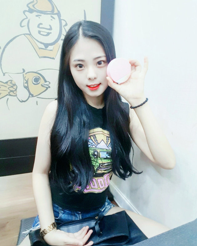 미네랄 씨씨 쿠션 커버 홀릭 모이스트 리뷰 사진