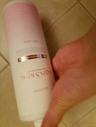 아쿠아큐링 아쿠아S링 퓨어리프레싱 헤어케어 500ml — 5점을 준 리뷰어가 2018년 7월 올린 사용 사진