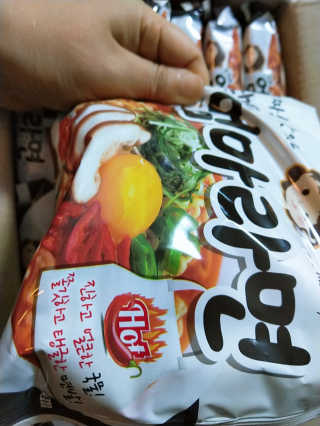 라면 그대로가 제일 맛있는 더엄마라면 — 4점을 준 리뷰어가 2019년 6월 올린 사용 사진